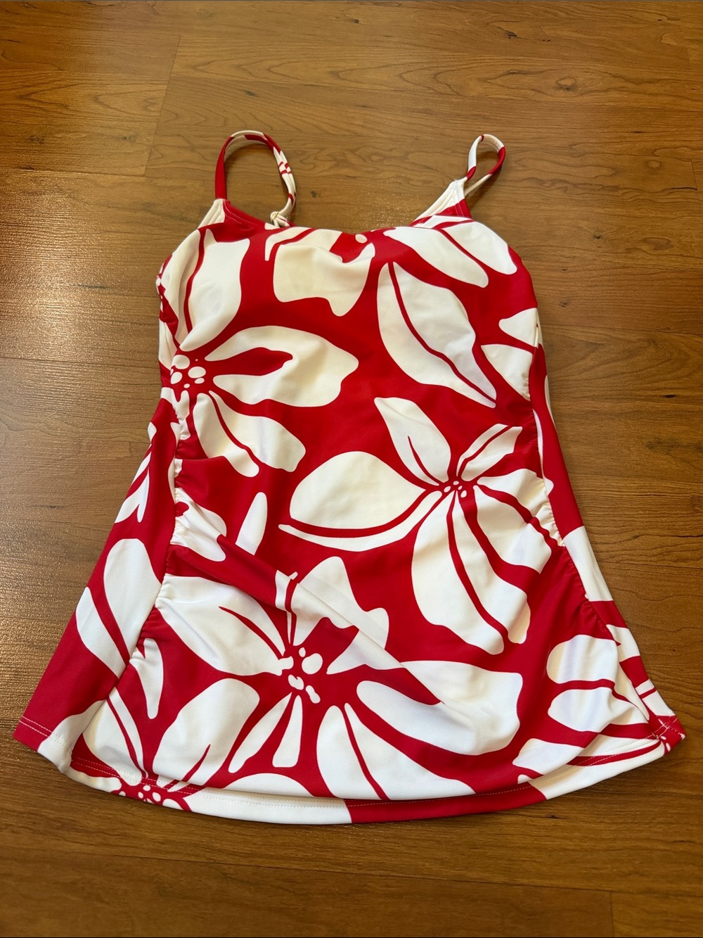 NWT Women’s Shade & Shore tropical print tankini top size S.